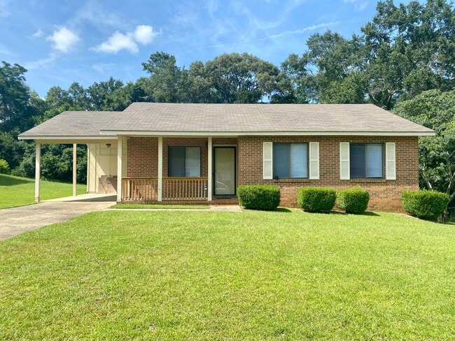 102 Thomas Cir in Troy, AL - Building Photo - Building Photo