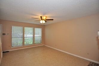 13405 Saddlebrook Trail, Unit #B in Austin, TX - Foto de edificio - Building Photo