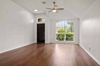 16014 Lakestone Dr in Tomball, TX - Building Photo - Building Photo