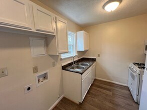 1923 Vantage Point Pl, Unit 1923-K in Greensboro, NC - Building Photo - Building Photo