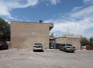 Kelso Apartments in Tucson, AZ - Building Photo - Building Photo