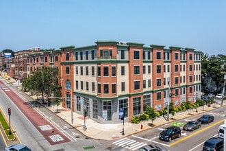 315 Broadway Place in Somerville, MA - Foto de edificio - Building Photo