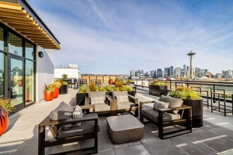 110 Roy Apartments in Seattle, WA - Foto de edificio - Building Photo