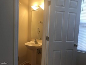 2401 W Flournoy St in Chicago, IL - Building Photo - Building Photo