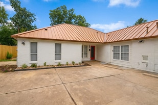1003 W Martin Luther King Jr Blvd, Unit A in Austin, TX - Building Photo