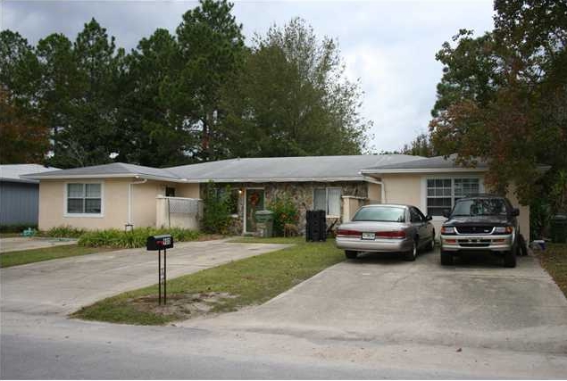 902 Bradley Cir in Lynn Haven, FL - Building Photo