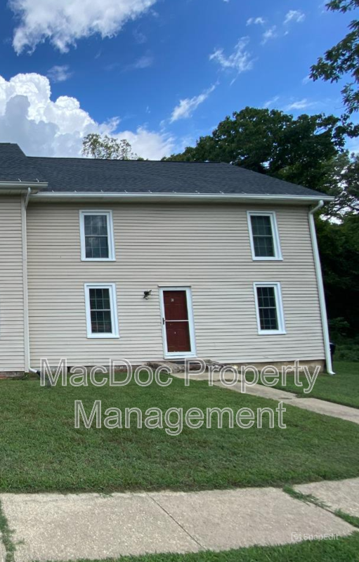 210 Milford St in Bowling Green, VA - Building Photo - Building Photo