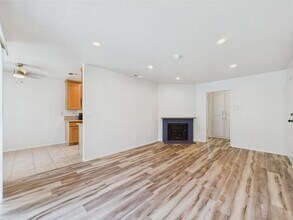 Cedar Avenue in Burbank, CA - Foto de edificio - Building Photo