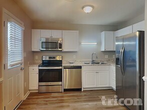 624 Convexa Ct, Unit 204 in Wendell, NC - Foto de edificio - Building Photo