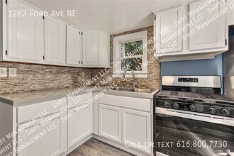 1262 Ford Ave NE in Grand Rapids, MI - Building Photo - Building Photo