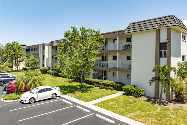 Lake Overlook Condominiums