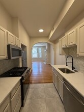 2221 Saint Paul St, Unit 2 in Baltimore, MD - Foto de edificio - Building Photo