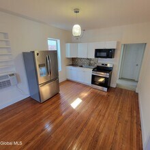 762 Eastern Ave in Schenectady, NY - Building Photo - Building Photo