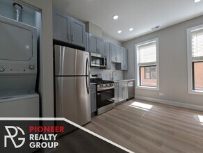 440 W Belden Ave, Unit 2 in Chicago, IL - Building Photo - Building Photo