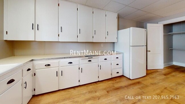 5 Monument St in Winslow, ME - Building Photo - Building Photo