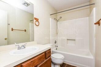 5919 Shadydell Dr in Fort Worth, TX - Building Photo - Building Photo