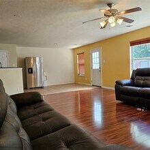 11727 Madison Oak St in Houston, TX - Building Photo - Building Photo