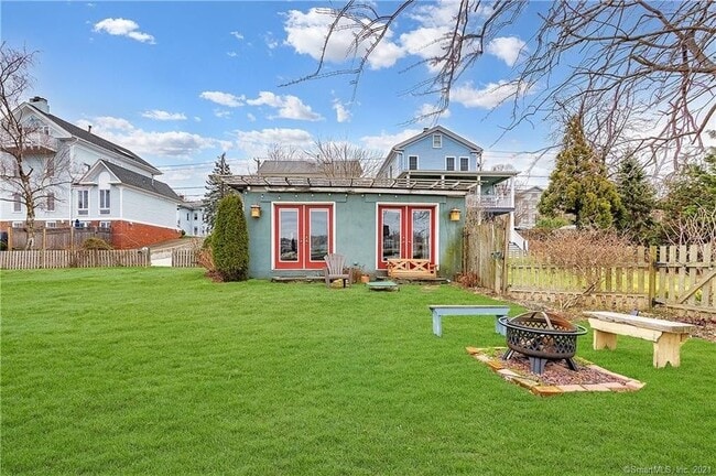 property at 624 Quinnipiac Ave