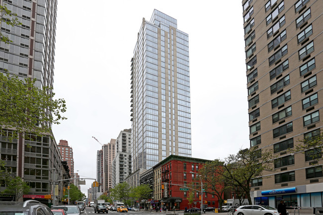 1762 1st Avenue in New York, NY - Foto de edificio - Building Photo