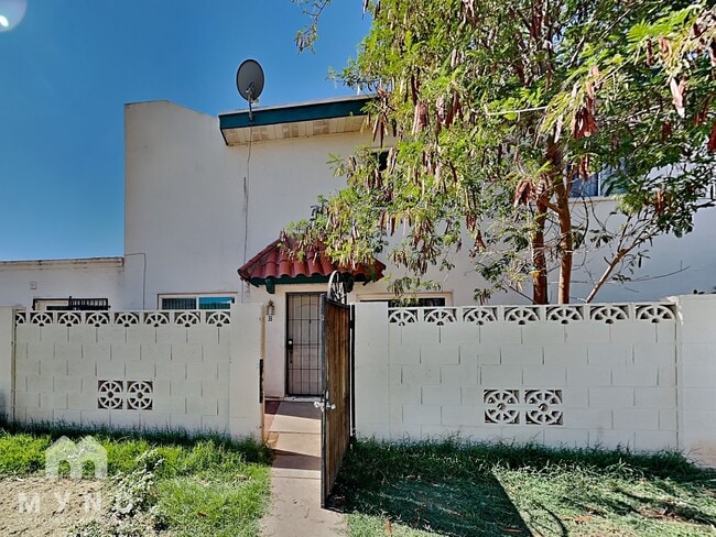 property at 2132 W Glenrosa Ave
