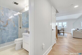 43 Harbor Dr in Stamford, CT - Building Photo - Building Photo