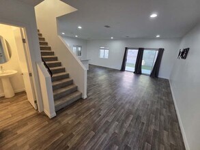 6432 Spiced Butter Rum St in North Las Vegas, NV - Foto de edificio - Building Photo