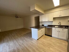 9860 E Broadway Rd in Mesa, AZ - Building Photo - Building Photo
