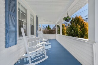 56 Richland Rd in Greenwich, CT - Building Photo - Building Photo