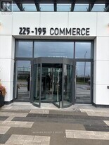 195 Commerce St in Vaughan, ON - Building Photo