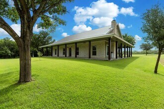 1725 Lower Red Rock Rd in Bastrop, TX - Building Photo - Building Photo