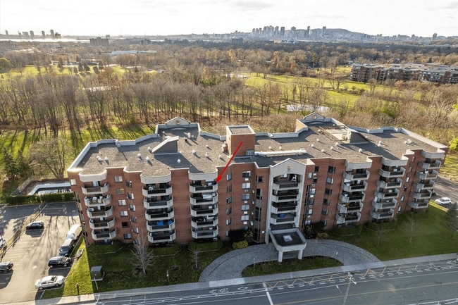 property at 450 Saint-Georges Rue
