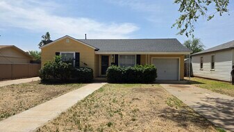 2403 38th St in Lubbock, TX - Building Photo