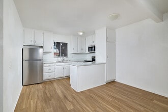 Panorama Apartments in Palm Desert, CA - Building Photo - Building Photo