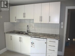 570 Gladstone Ave in Ottawa, ON - Building Photo - Building Photo