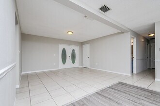 3412 Groveview Dr in Lakeland, FL - Building Photo - Building Photo