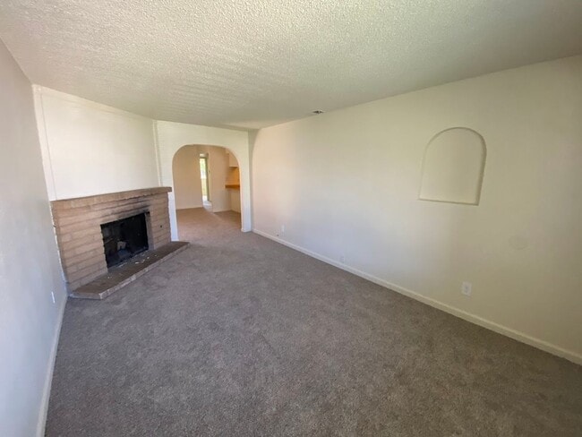 5124-5126 Rescue Ct in Sacramento, CA - Foto de edificio - Building Photo