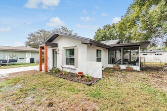 1813 Chinaberry Dr in Oldsmar, FL - Building Photo - Building Photo