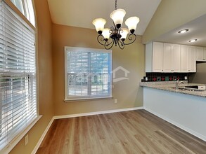 1604 Middle Ridge Dr in Willow Spring, NC - Foto de edificio - Building Photo