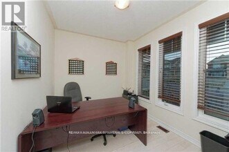 21 Military Ct in Richmond Hill, ON - Building Photo - Building Photo