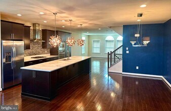 20674 Duxbury Terrace in Ashburn, VA - Foto de edificio - Building Photo