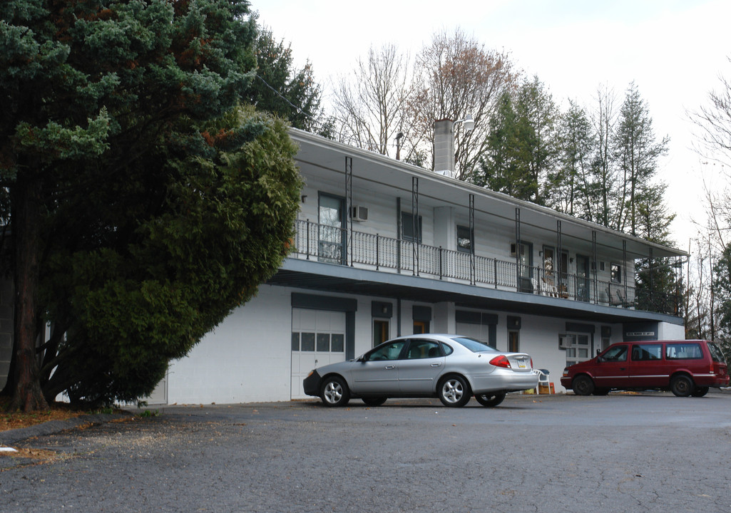 129 N Monroe St in Bellefonte, PA - Building Photo