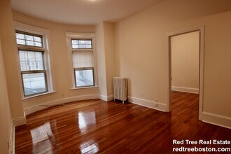1315 Commonwealth Ave in Boston, MA - Building Photo - Building Photo