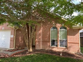 1100 Baker St in McKinney, TX - Building Photo