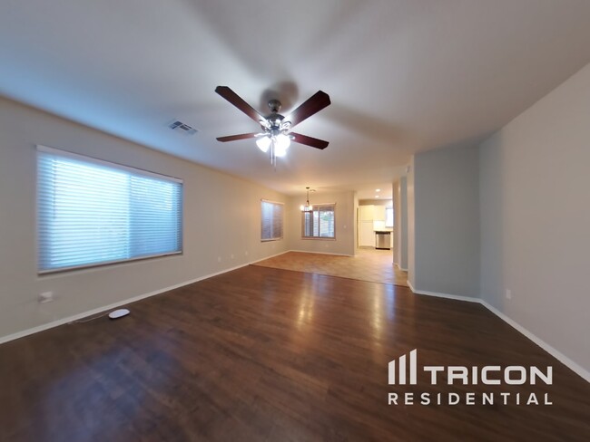 43738 Elm Dr in Maricopa, AZ - Building Photo - Building Photo