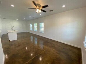 1320 S Montgomery St in Sherman, TX - Building Photo - Building Photo
