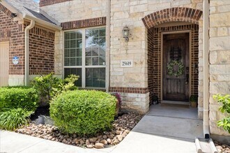 25619 Poerner Trail in San Antonio, TX - Building Photo - Building Photo