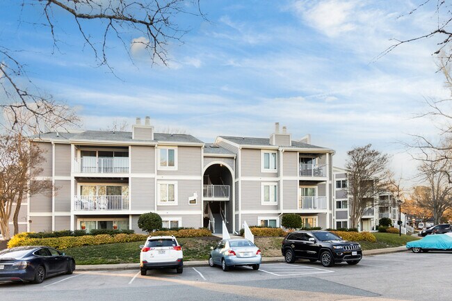 Peppertree Condominiums in Virginia Beach, VA - Building Photo - Building Photo