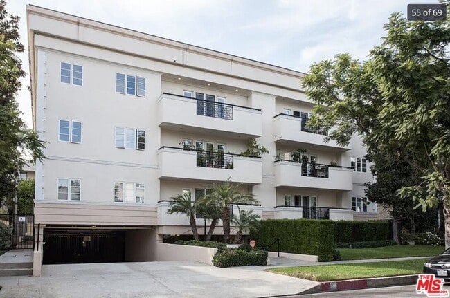 405 N Palm Dr in Beverly Hills, CA - Building Photo - Building Photo