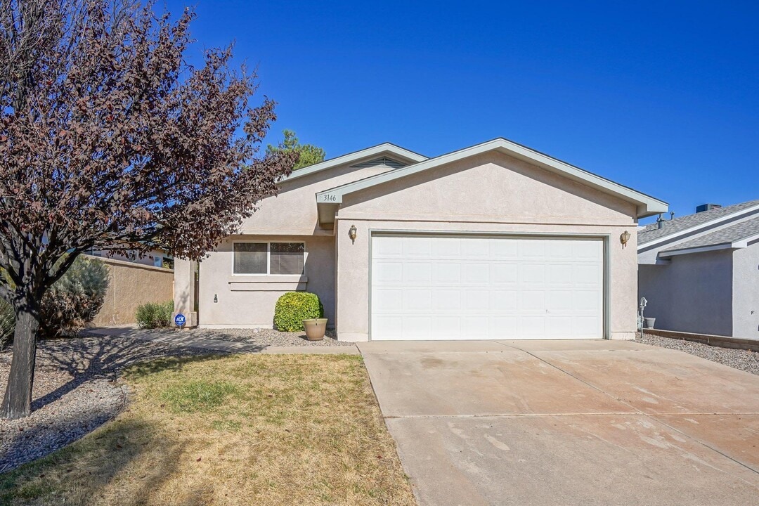 3146 Chama Meadows Dr NE in Rio Rancho, NM - Building Photo