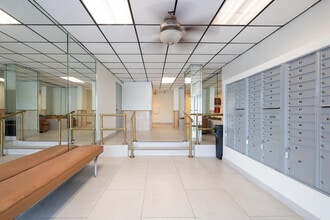 2200 E Hallandale Beach Blvd in Hallandale Beach, FL - Building Photo - Building Photo